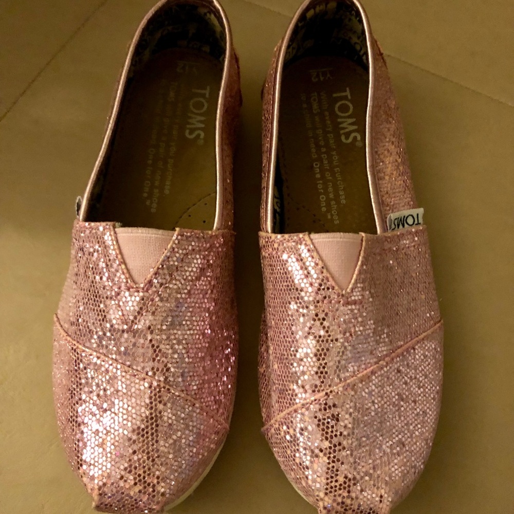 Almost new TOM’S little girl shoes in pink sequins